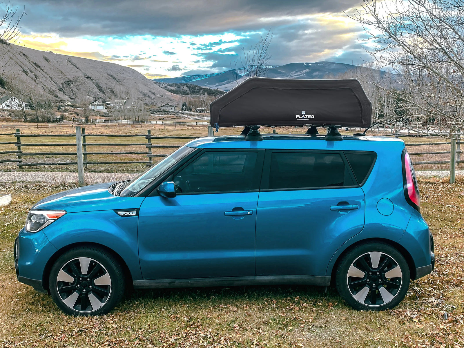 Step-by-Step-Tutorial-on-Installing-Your-FLATED-Air-Carrier-on-a-Vehicle-with-Cross-Bars FLATED